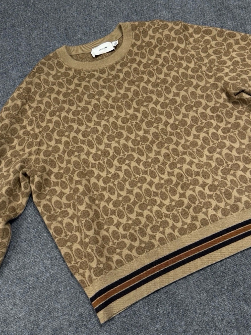 SEASONLESS SIGNATURE COACH SWEATER SIZE XL MEN